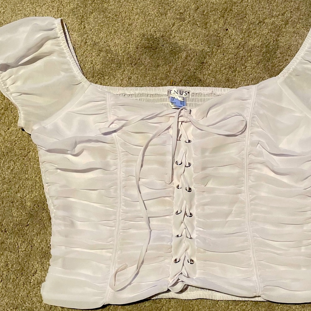 Cropped Scrunched White Top w/Ties ✨